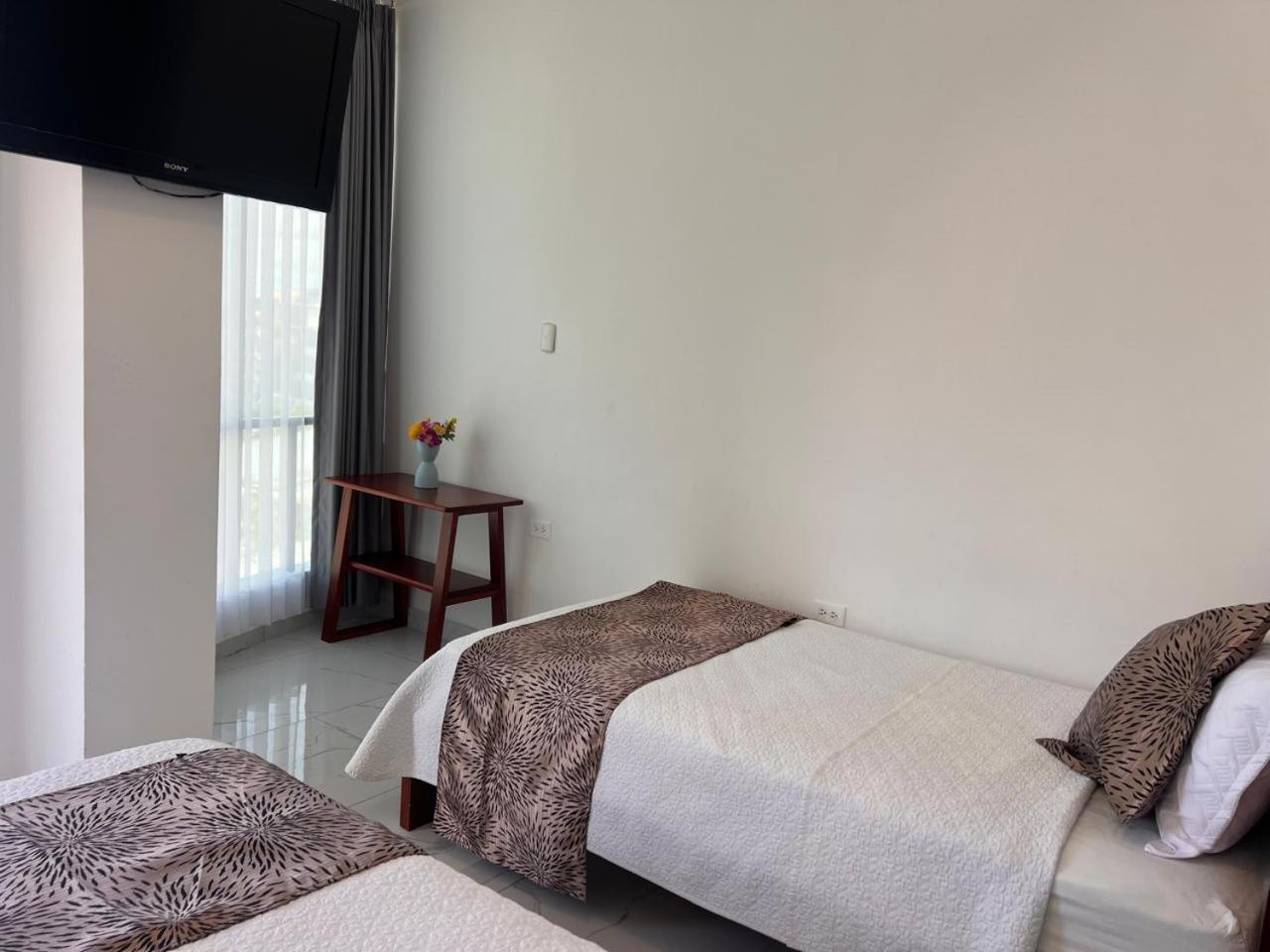Hostal Carliza بويرتو أيورا المظهر الخارجي الصورة